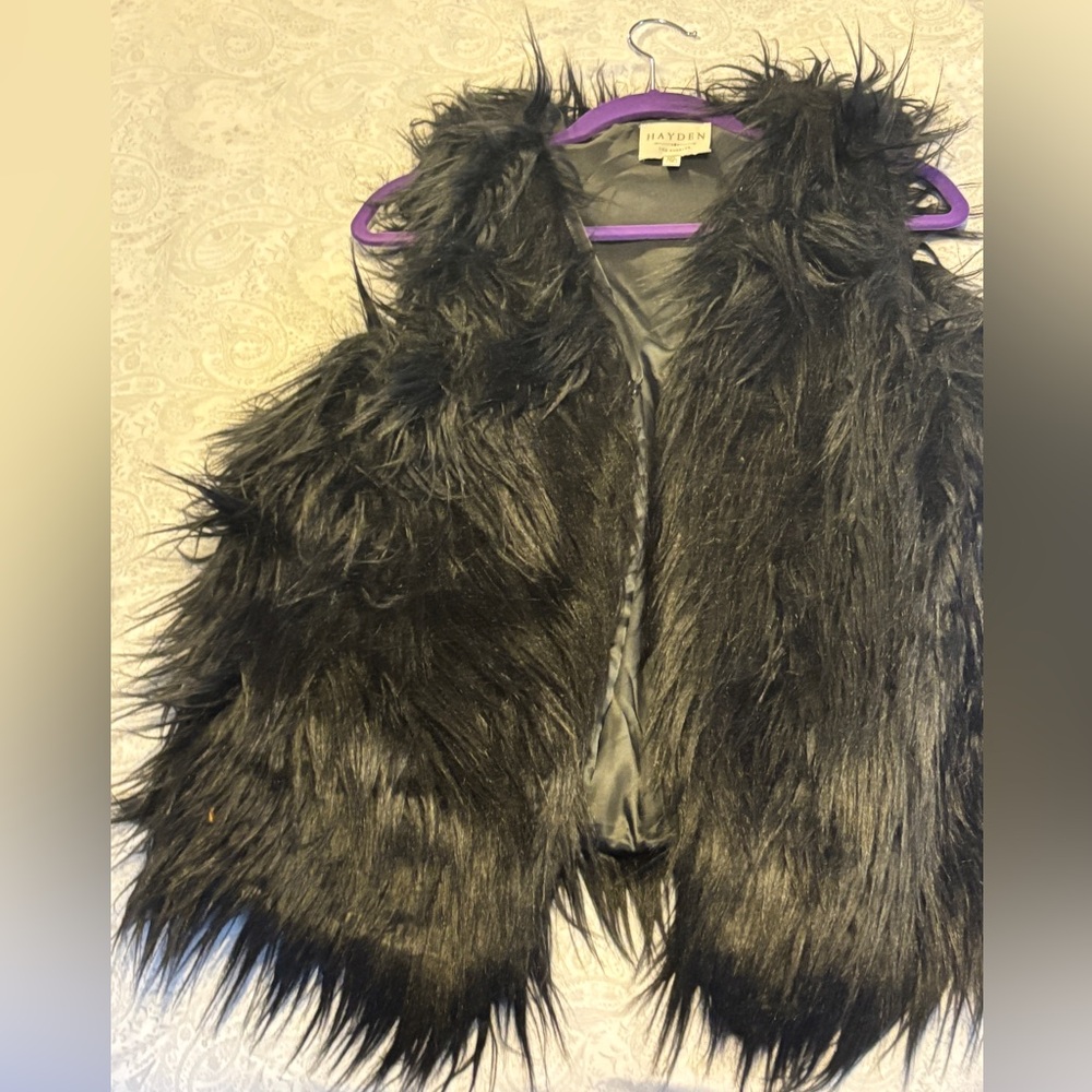 Women’s Faux Fur Vest